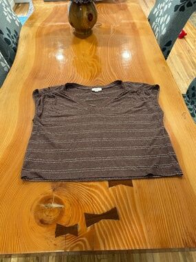 Loft V-Neck T-shirt Size L